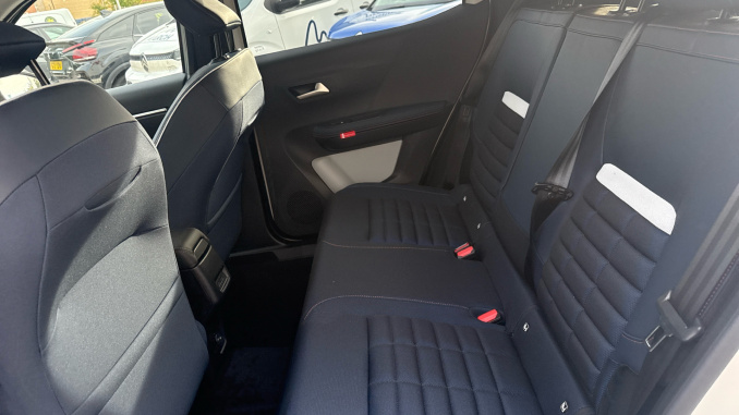 Citroen C3 Aircross 1.2 Hybrid [145] Collection 5dr e-DCS6 Petrol Hatchback - Image 16